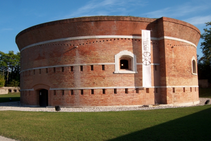 100_1735 small SAN ERASMO.jpg - 287360 Bytes